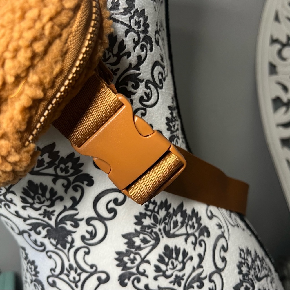 Maurices Teddy Sherpa Crossbody Belt Bag NWT Camel Crossbody Bag Gym Work - Picture 8 of 10